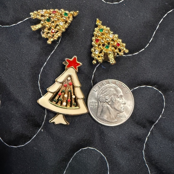 Christmas Tree Jewelry with clip on earrings, VTG - Picture 2 of 3